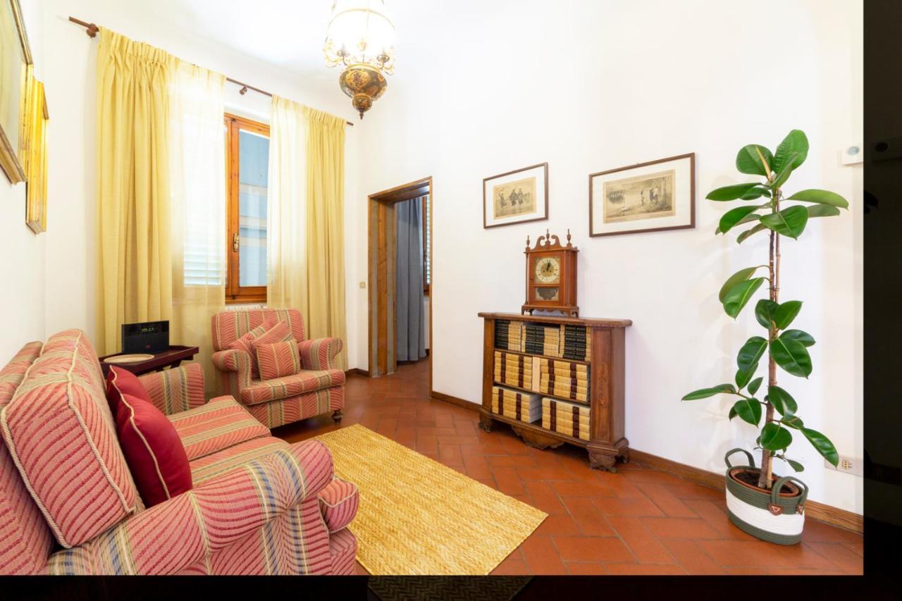 110 Sqm Apartment 6 Sleeps In Santa Croce Florence Ngoại thất bức ảnh